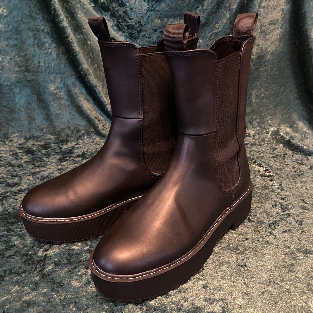 H&M Platform Chelsea boots size 9